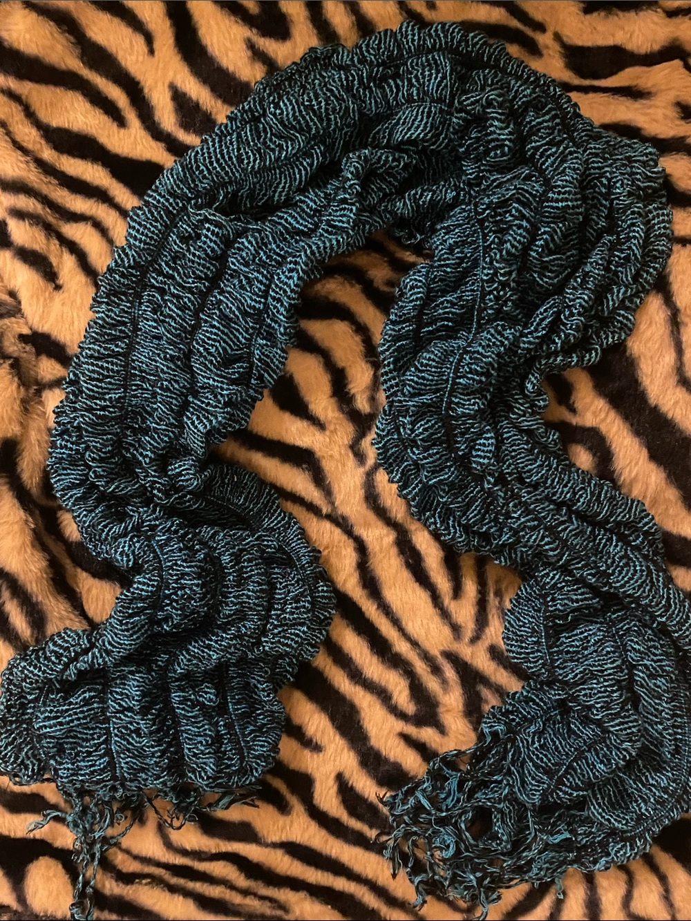 Textured Teal Ruched Women's Scarf - Fashion Accessory